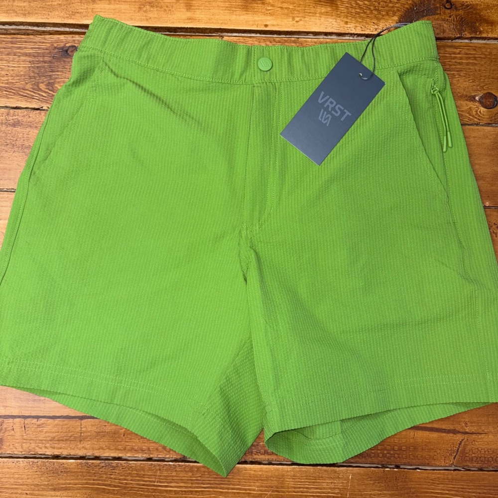 VRST Resort Short Mens Small Green‎ Pulse Seersucker Relaxed Fit 6" Inseam NEW